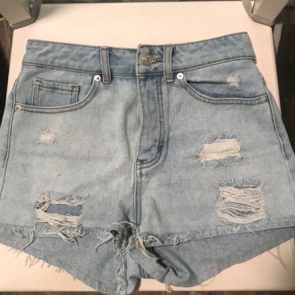 Brandy Melville Pants - Brandy Melville Highwaisted Shorts